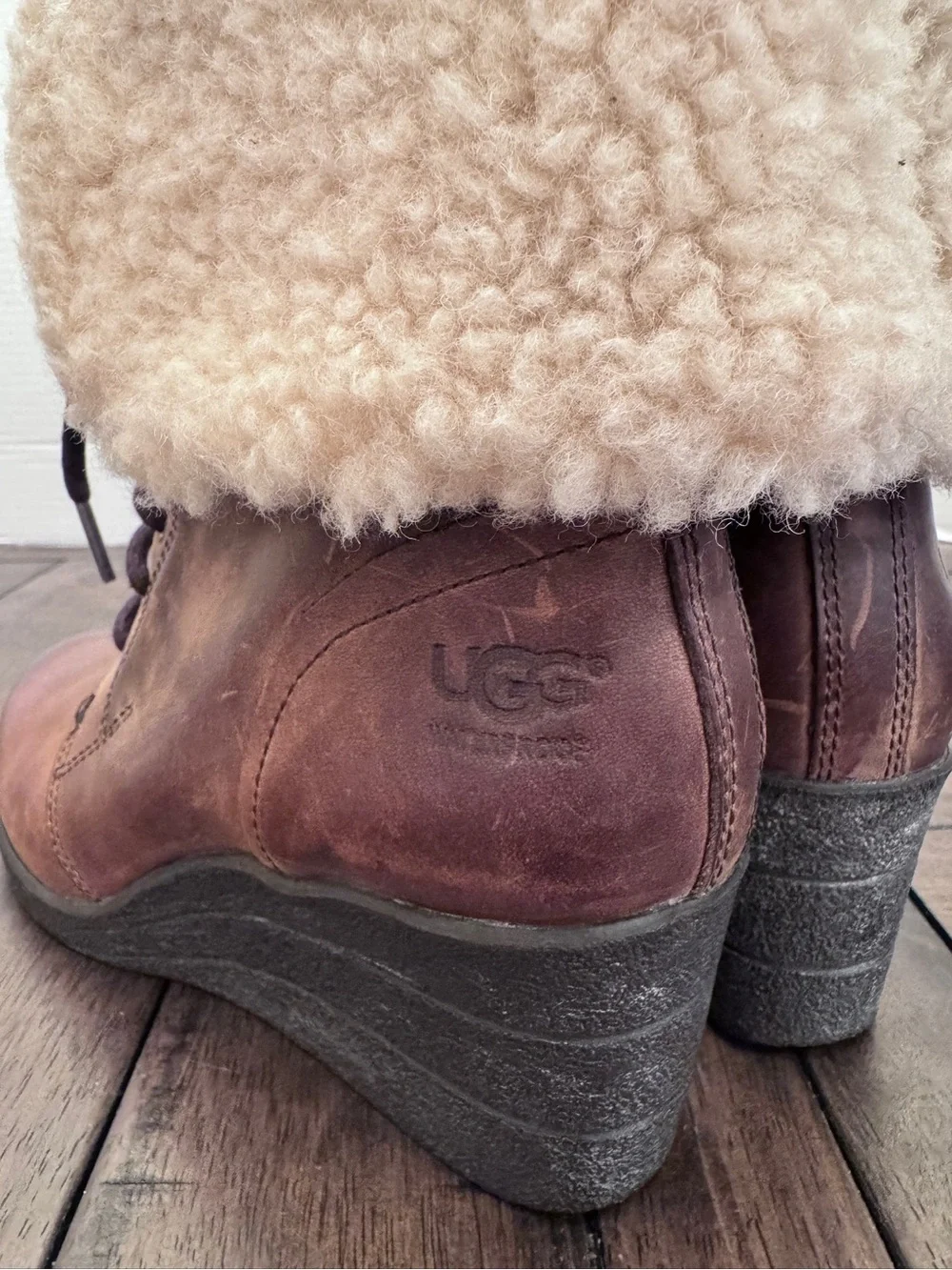 UGG Zea Wedge Winter Boots Womens Size 7 EUR 38 Brown Leather Sheepskin Gorpcore